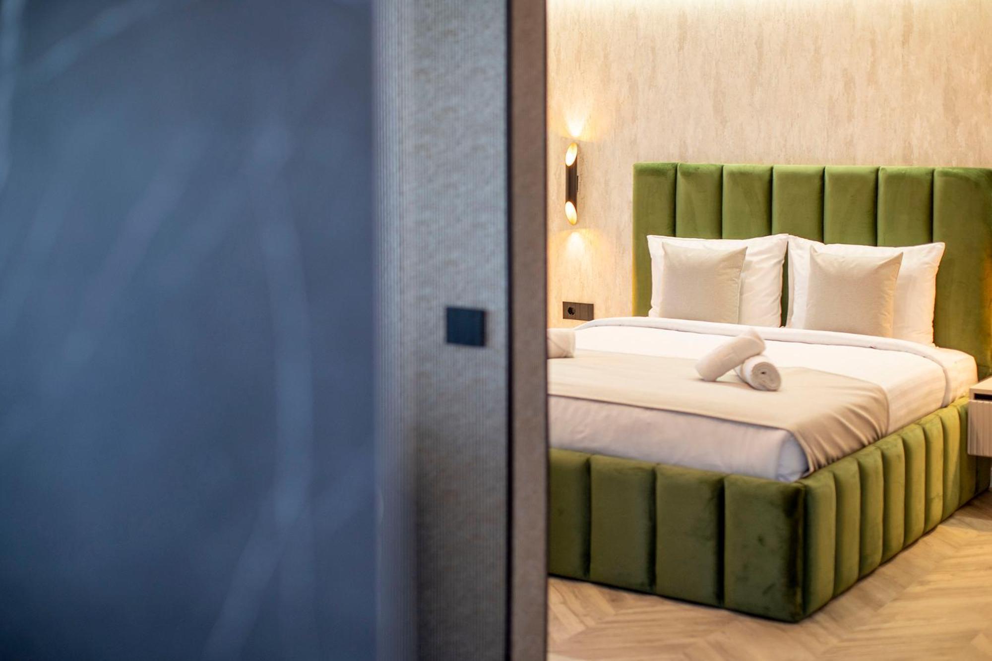 Boudoir 139 Apartments City Tower -18Th Floor คลูจ-นาโปกา ภายนอก รูปภาพ
