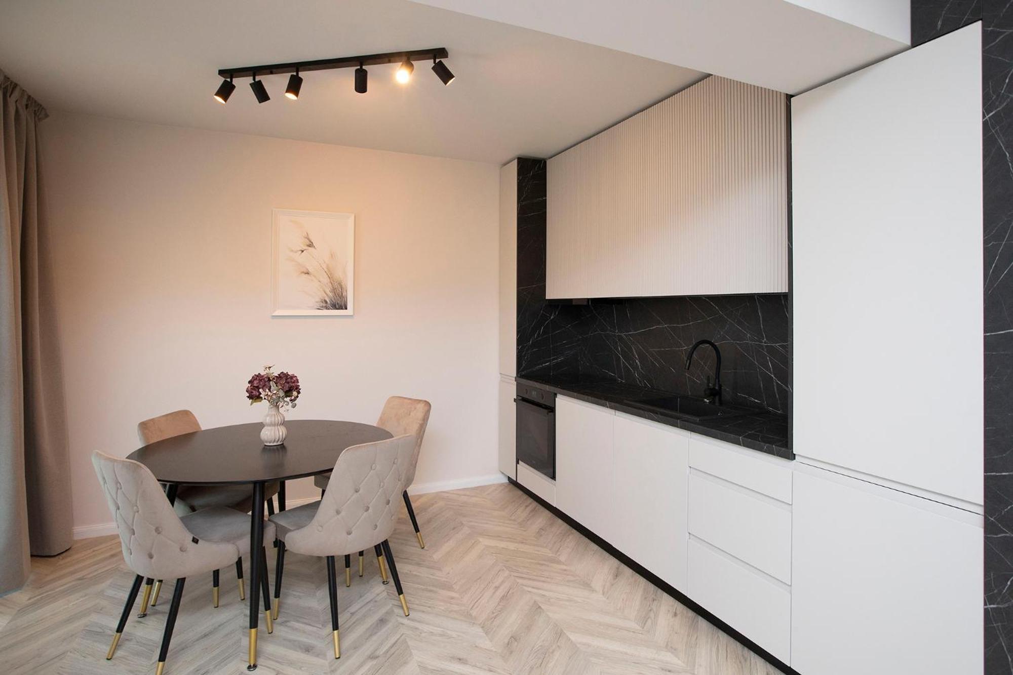 Boudoir 139 Apartments City Tower -18Th Floor คลูจ-นาโปกา ภายนอก รูปภาพ